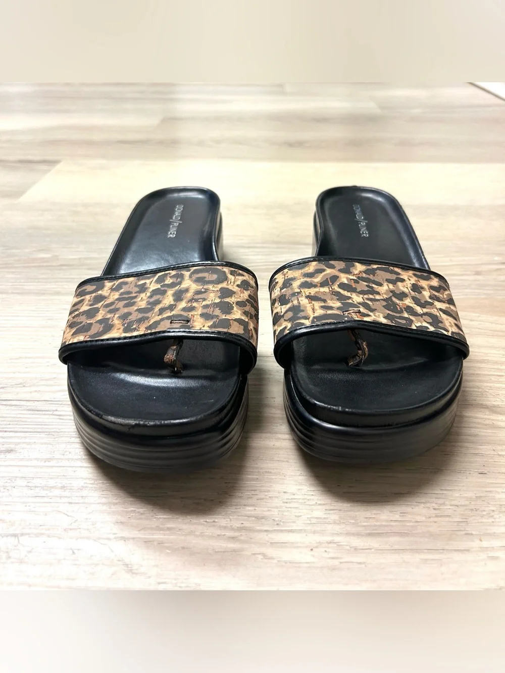 Donald Pliner Leopard Sandals Women's Fiji Sz 9.5M Leather Slip On Wedge Comfort